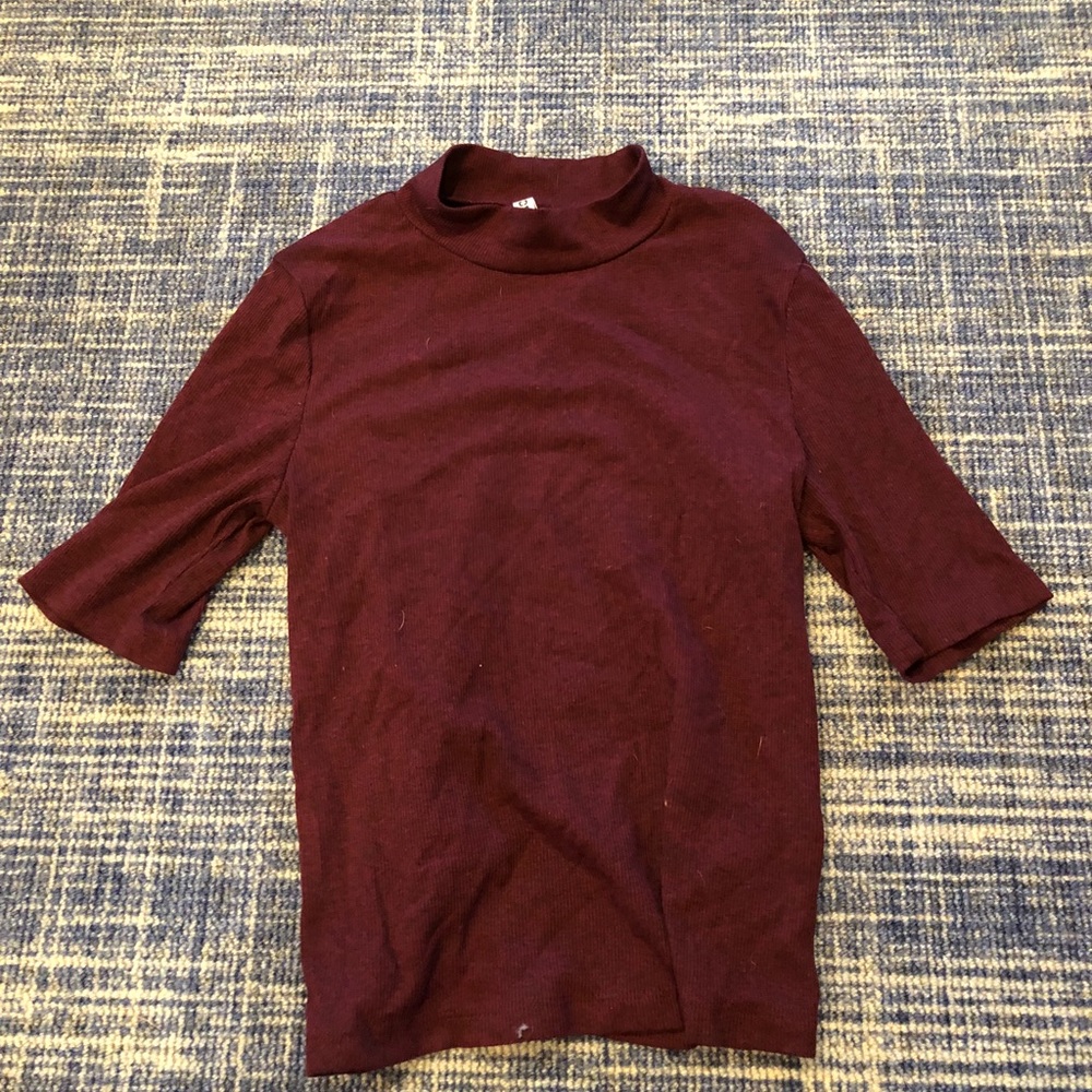 Maroon mock neck ribbed shirt